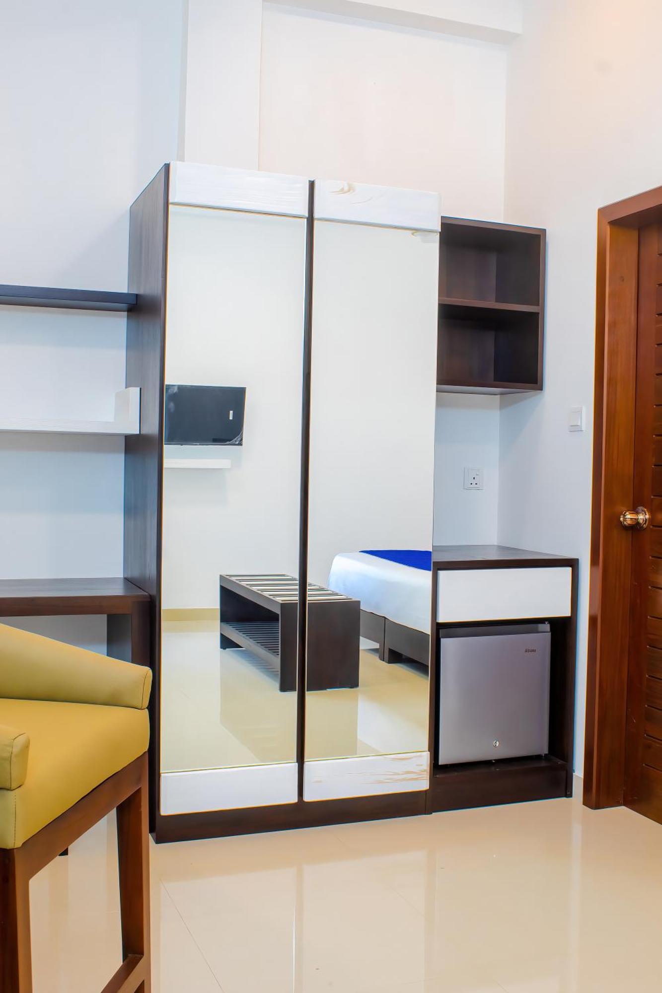 Ceylanro Transit Villa Negombo Exterior foto