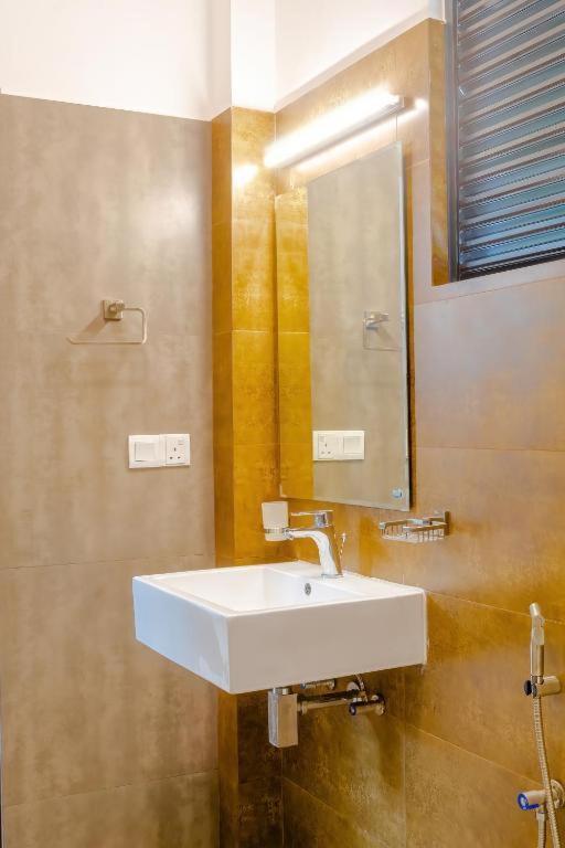 Ceylanro Transit Villa Negombo Exterior foto
